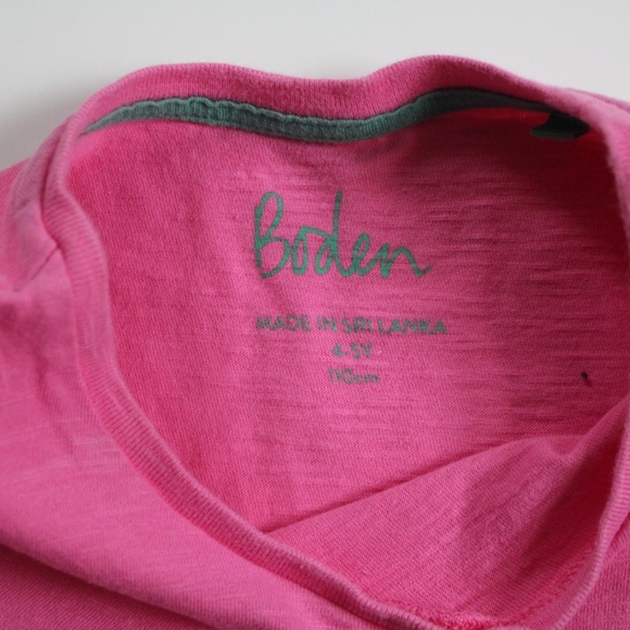 Mini Boden Tee in bright magenta - Picture 4 of 4